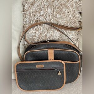 ⭐️CHRISTIAN DIOR 🍯 COMB⭐️ Crossbody handbag W/Pouch✨She is a beauty✨💯AuThEnTiC